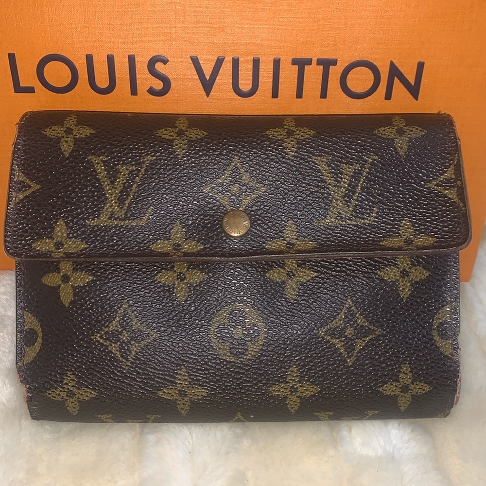LV MONO SNAP WALLET